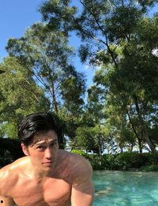 50岁大叔吃瓜,揭秘娱乐圈那些事儿