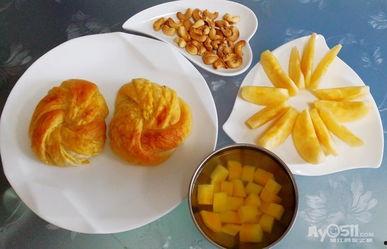 佳妞吃哈密瓜,佳妞的哈密瓜美食之旅