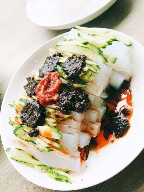 吃瓜烧凉粉,吃瓜烧凉粉，清凉一夏的味蕾之旅